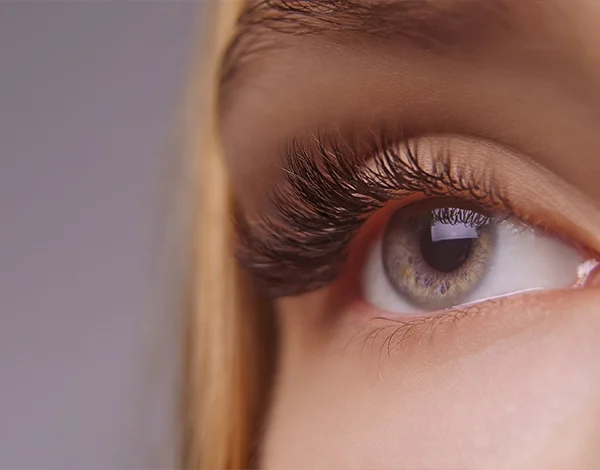 کاشت مژه چیست