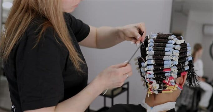 آموزش مراقبت از مو بعد از فر دائم؛ نکات طلایی برای جلوگیری از آسیب