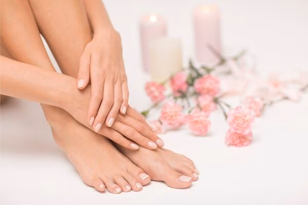 چرا تفاوت کاشت ناخن پا و دست اهمیت دارد