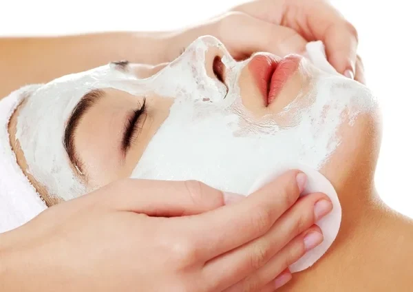 مراقبت بعد از پاکسازی پوست؛ راهنمای کامل کاهش التهاب و قرمزی