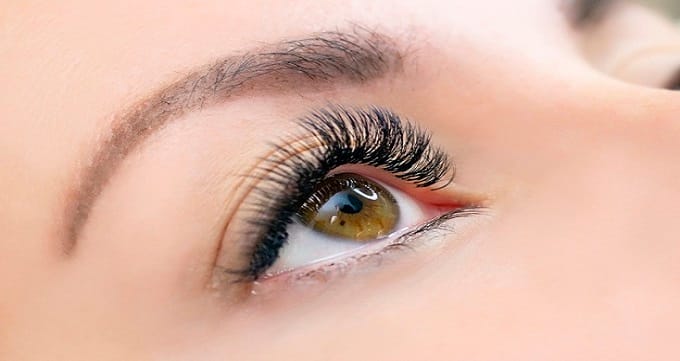 بهترین محصولات برای نگهداری از مژه اکستنشن